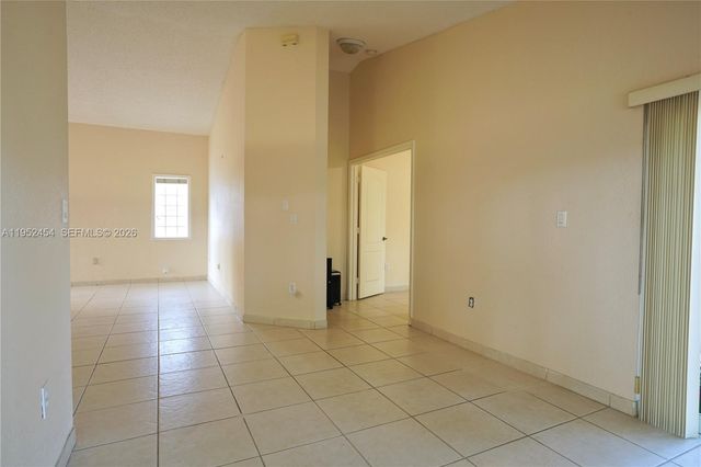 9913 NW 31st St, Doral, FL 33172