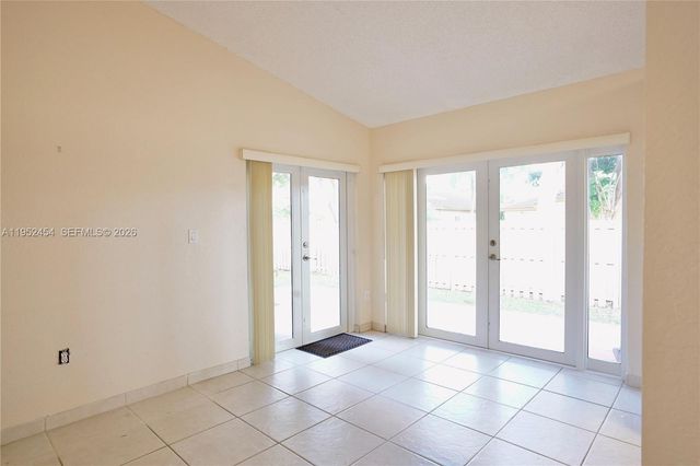 9913 NW 31st St, Doral, FL 33172