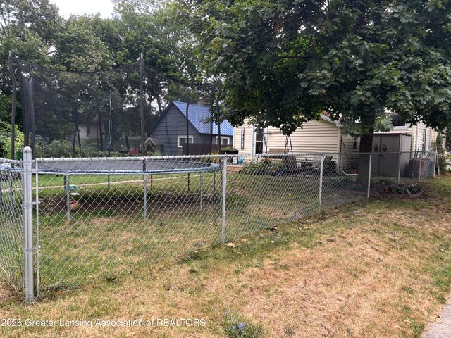 1124 E César E. Chávez Avenue, Lansing, MI 48906