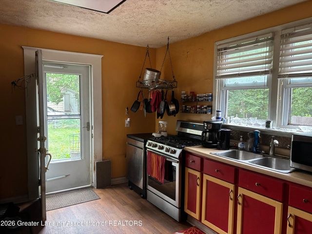 1124 E César E. Chávez Avenue, Lansing, MI 48906