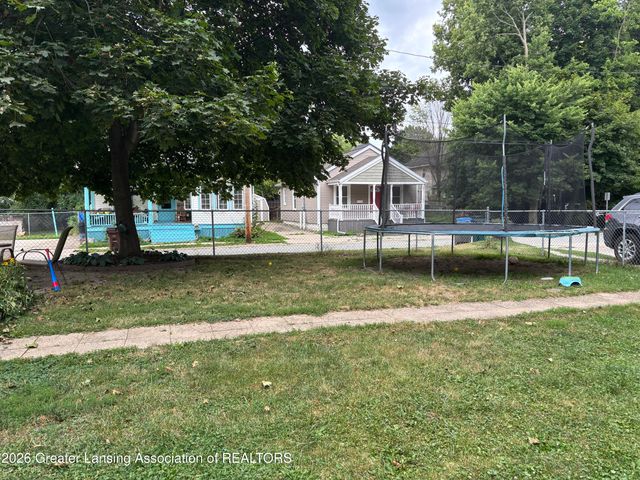 1124 E César E. Chávez Avenue, Lansing, MI 48906