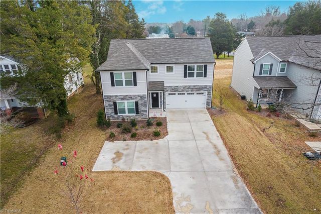 4627 Shattalon Drive, Winston-salem, NC 27106