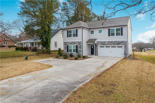 4627 Shattalon Drive, Winston-salem, NC 27106