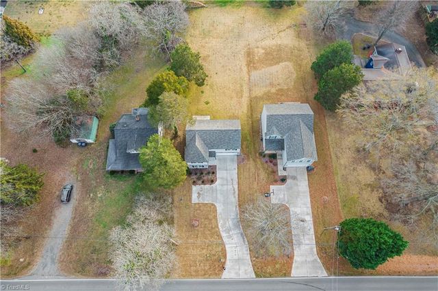 4627 Shattalon Drive, Winston-salem, NC 27106