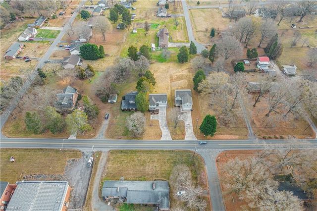 4627 Shattalon Drive, Winston-salem, NC 27106