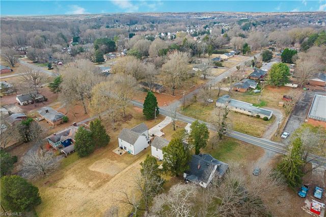 4627 Shattalon Drive, Winston-salem, NC 27106