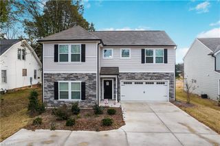 4627 Shattalon Drive, Winston-salem, NC 27106