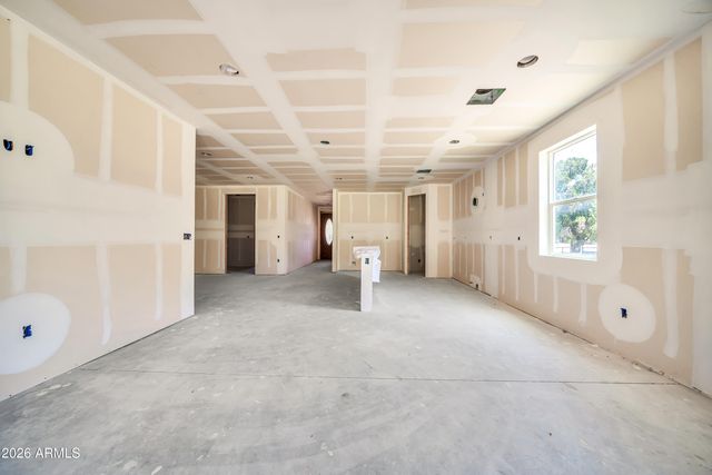 909 W TAMARISK Street, Phoenix, AZ 85041
