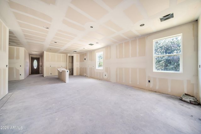 909 W TAMARISK Street, Phoenix, AZ 85041