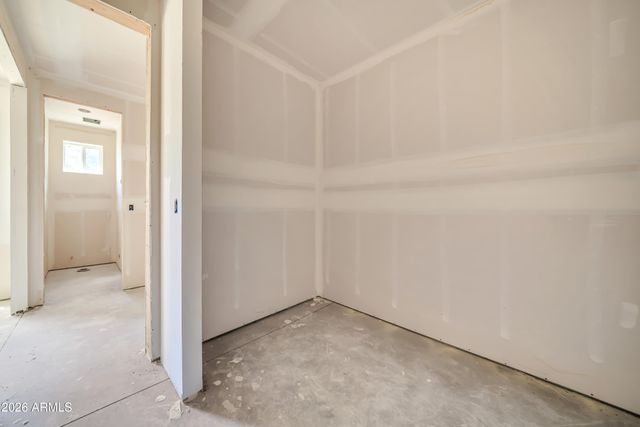 909 W TAMARISK Street, Phoenix, AZ 85041