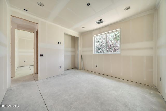 909 W TAMARISK Street, Phoenix, AZ 85041