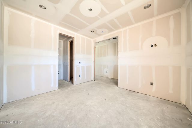 909 W TAMARISK Street, Phoenix, AZ 85041
