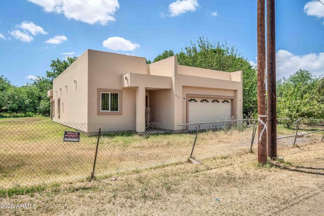 909 W TAMARISK Street, Phoenix, AZ 85041
