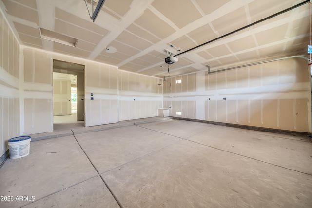 909 W TAMARISK Street, Phoenix, AZ 85041
