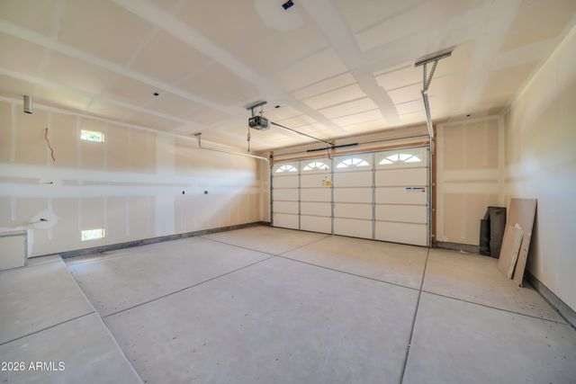 909 W TAMARISK Street, Phoenix, AZ 85041