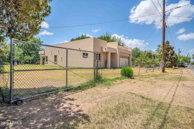 909 W TAMARISK Street, Phoenix, AZ 85041