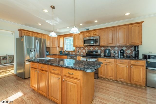 43 Bisset Dr, West Milford Twp., NJ 07480