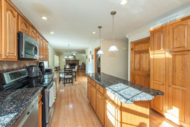 43 Bisset Dr, West Milford Twp., NJ 07480