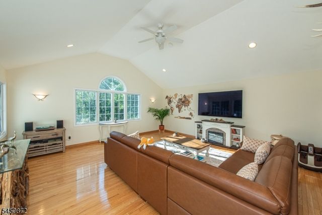 43 Bisset Dr, West Milford Twp., NJ 07480