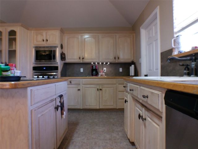 200 County Road 3170, Decatur, TX 76234