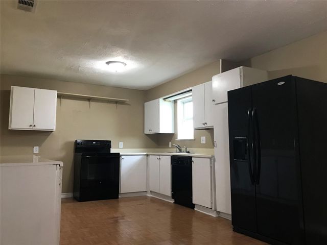 303 Raymond Street, Farmersville, TX 75442