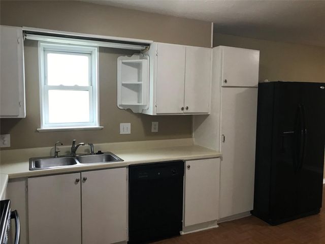 303 Raymond Street, Farmersville, TX 75442