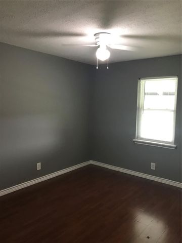 303 Raymond Street, Farmersville, TX 75442