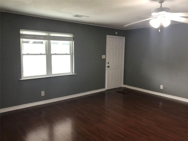 303 Raymond Street, Farmersville, TX 75442