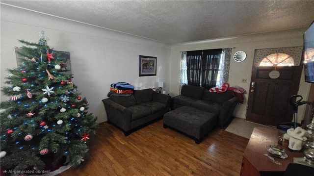 300-302 Hazel Street, Buckner, MO 64016