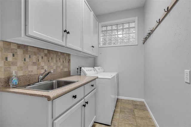 923 Paradise Lane, Montgomery, TX 77356