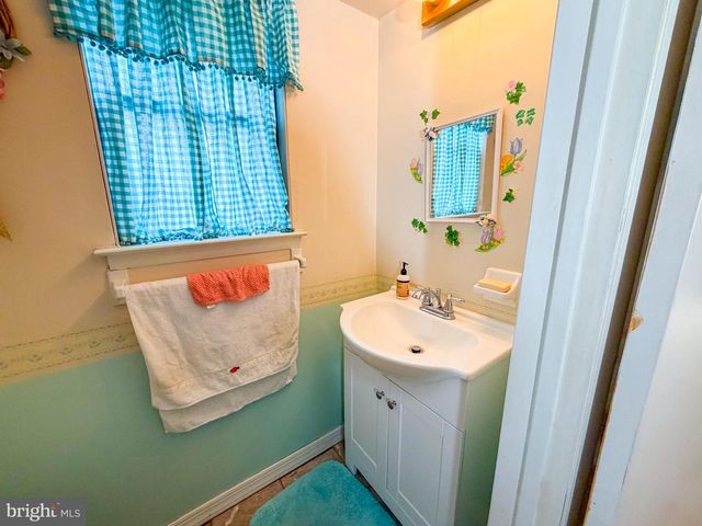 641 WHITTIER DR, Warminster, PA 18974