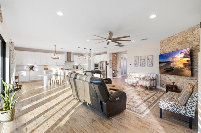 12970 STEED TRACE LOOP, Lithia, FL 33547