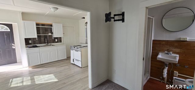 15 Platt Avenue, Norwich, CT 06360