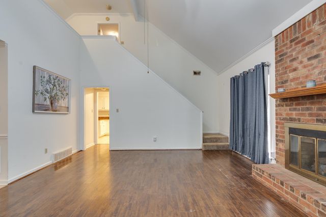 8093 SARA JANE LN, Bartlett, TN 38133