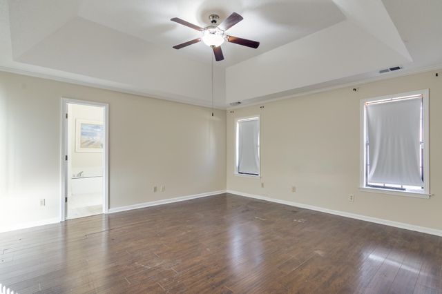 8093 SARA JANE LN, Bartlett, TN 38133