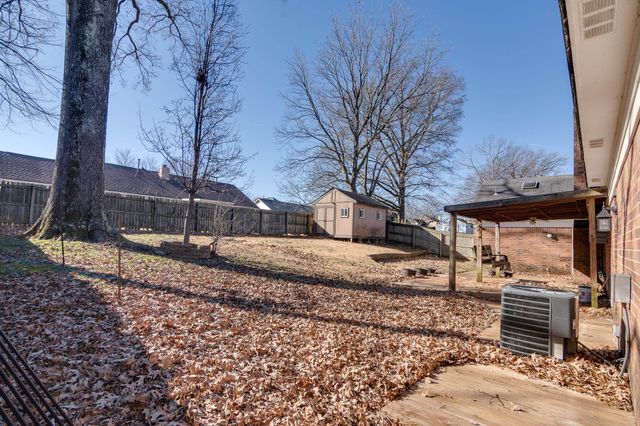 8093 SARA JANE LN, Bartlett, TN 38133