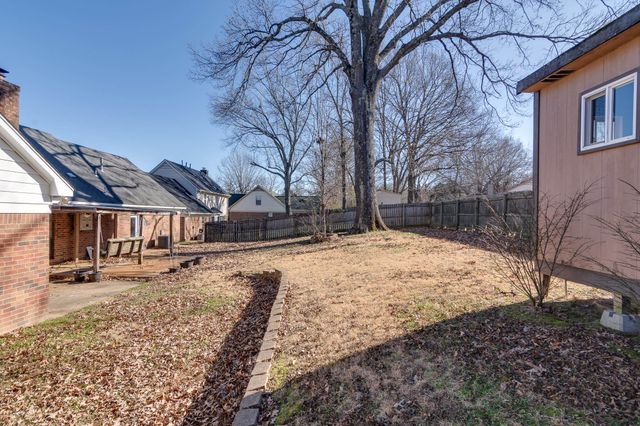 8093 SARA JANE LN, Bartlett, TN 38133