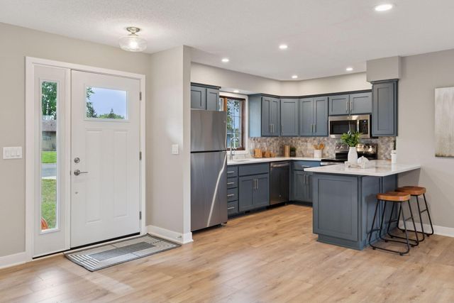 705 Highland Drive, New Prague, MN 56071