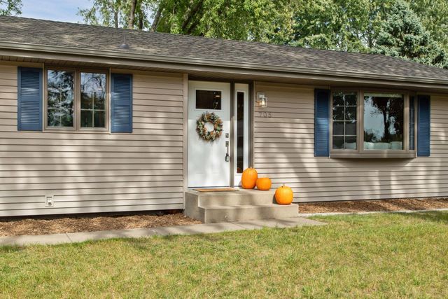 705 Highland Drive, New Prague, MN 56071