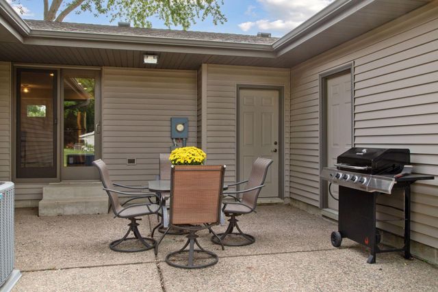 705 Highland Drive, New Prague, MN 56071