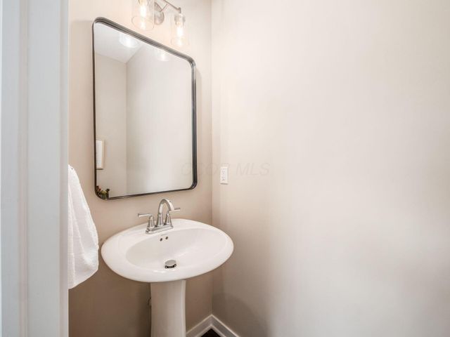 429 Postle Boulevard, Columbus, OH 43228