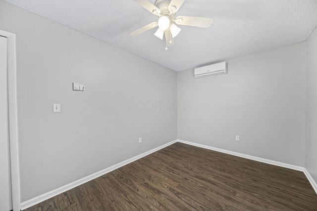5400 Bleaker Avenue, Columbus, OH 43232