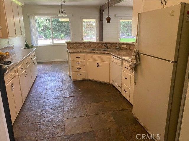 1512 Finecroft, Claremont, CA 91711