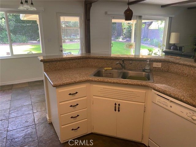 1512 Finecroft, Claremont, CA 91711