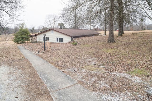 3074 Alonzo Smith Road, Georgetown, IN 47122