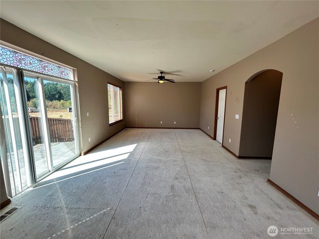 20605 74th Avenue E, Spanaway, WA 98387