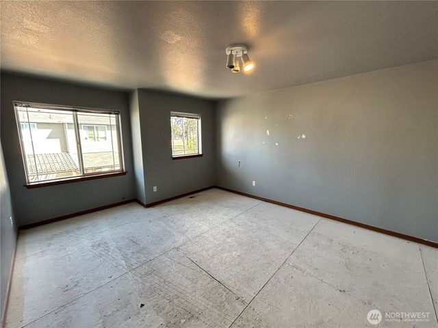 20605 74th Avenue E, Spanaway, WA 98387