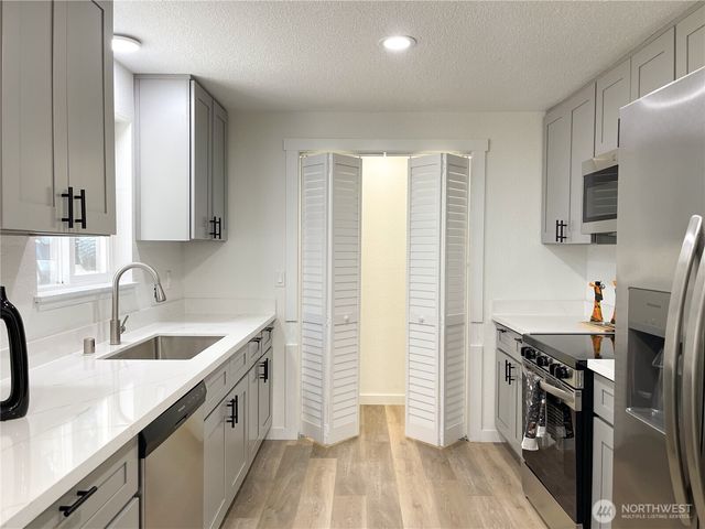 12706 94th Avenue E, Puyallup, WA 98373