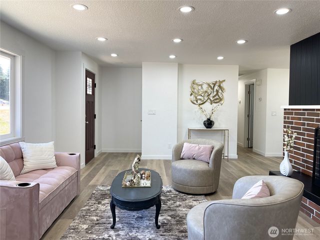 12706 94th Avenue E, Puyallup, WA 98373