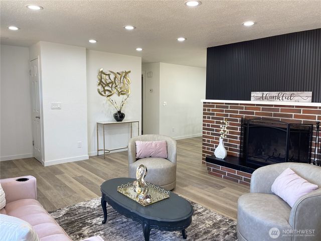 12706 94th Avenue E, Puyallup, WA 98373